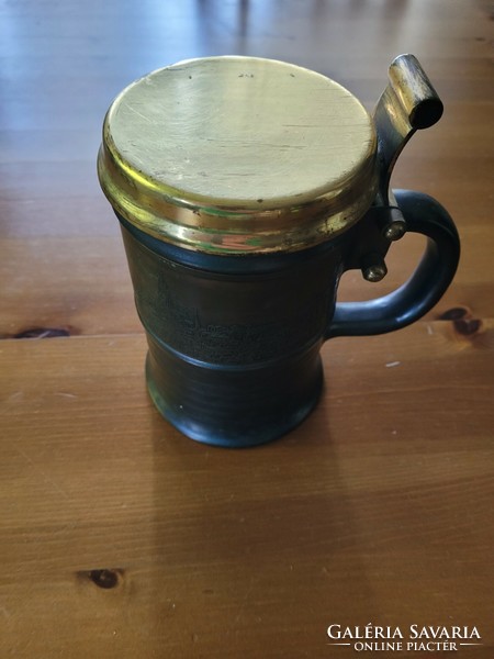 Ceramic cup with lid, copper engraving around a mug, beer cup.