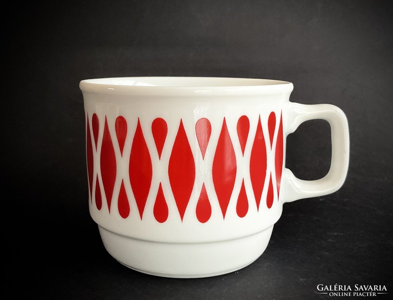 Zsolnay vitrine mug with red pattern