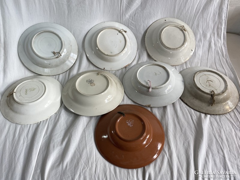 8 decorative plates