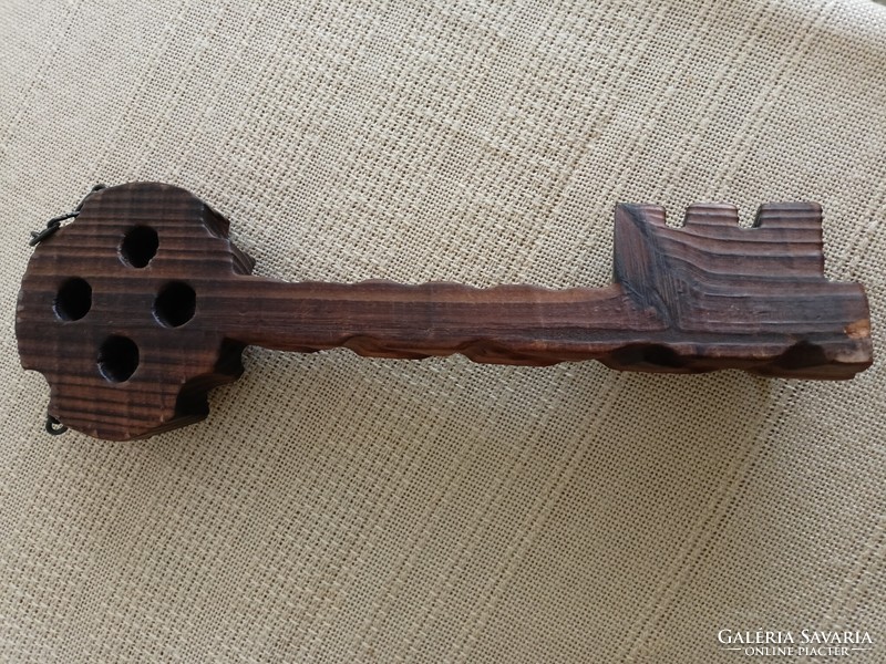 Régi, faragott kulcstartó, 31,5 cm   3.000 Ft
