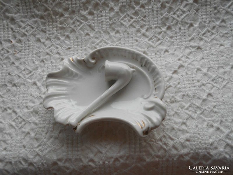 Antik  porcelán tálka pipával