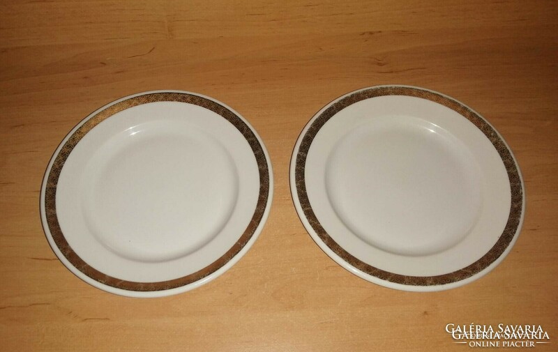 Alföldi porcelain gold pattern small plate in a pair, dia. 17.5 cm (2p-2)