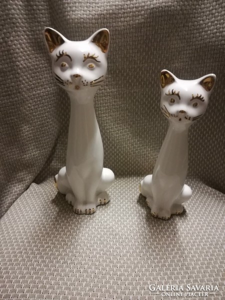Couple of porcelain cats, for decoration