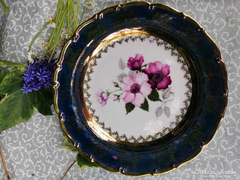 Hand painted classic royal calrsbad serving bowl