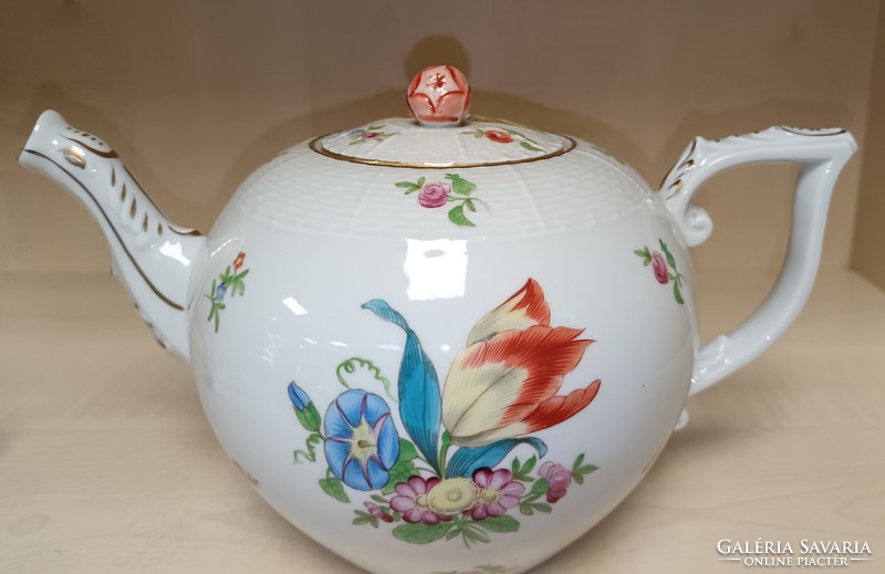 Herend tulip pattern teapot