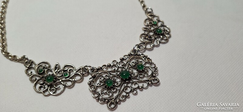 Baroque style necklace