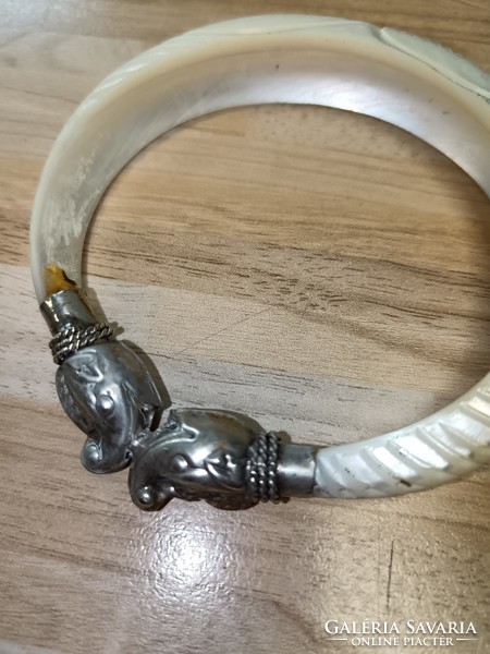 Silver-plated elephant head mother-of-pearl bracelet