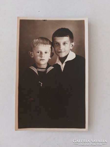 Régi gyerekfotó vintage fénykép fiúk