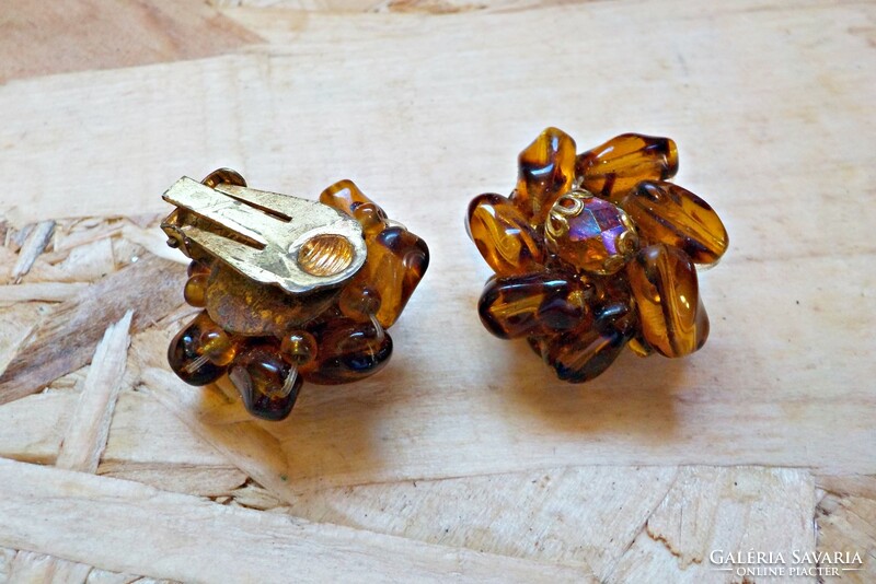 Antique glass bead clip