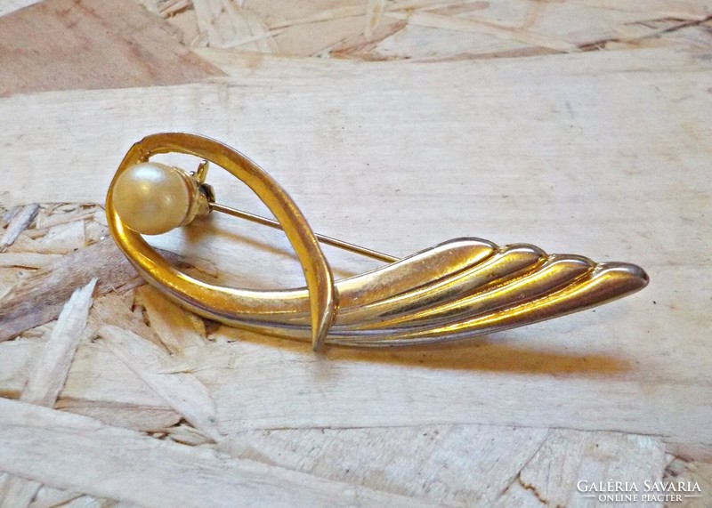 Old gilded pearl brooch