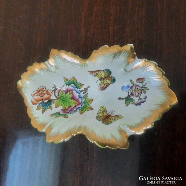 Herend victoria patterned porcelain grape leaf, leaf-shaped serving bowl