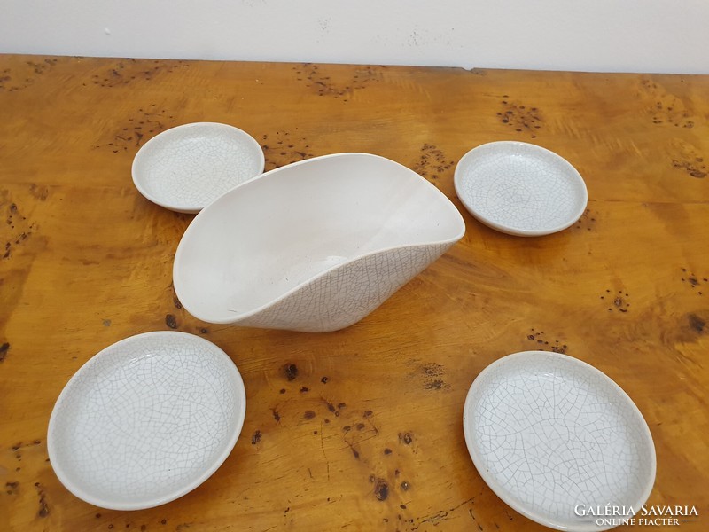 Vintage kerámia kínáló tányérokkal