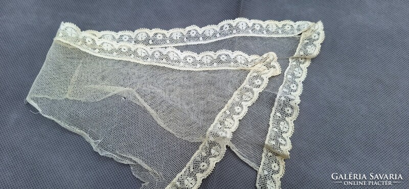 Old tulle lace collar