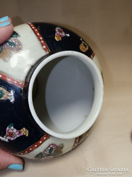 Chinese hand painted vase with lid