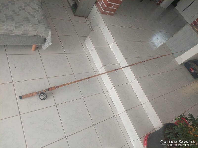 Retro bamboo fishing rod with reel