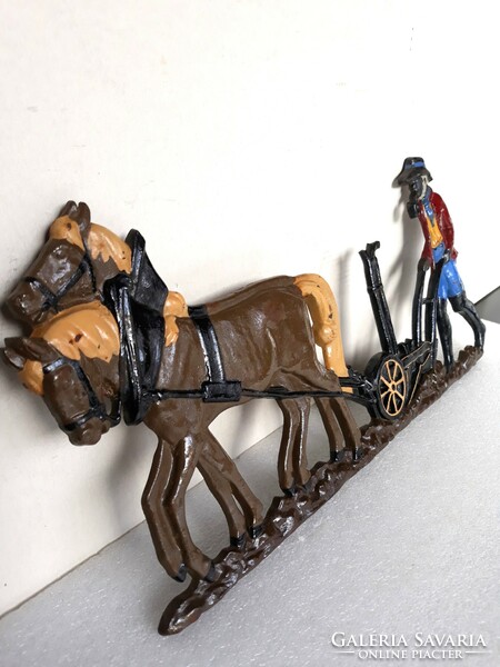 Jelzett antik öntöttvas kép lovas szántó jelenettel