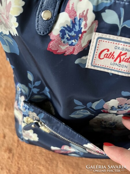 Cath Kidston csodás rózsás orkán fregoli kis táska