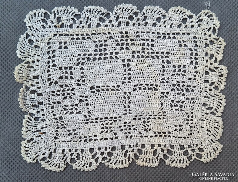 Old lace porcelain, under decorative object 13 x 10 cm.