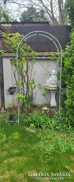 Wrought iron rose gate flower gate