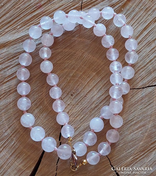 Rose quartz necklace with knotted lacing
