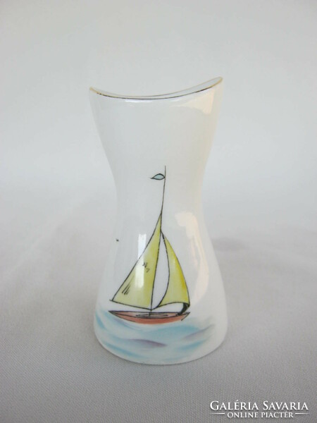 Balatoni emlék Aquincumi porcelán váza vitorlás hajóval