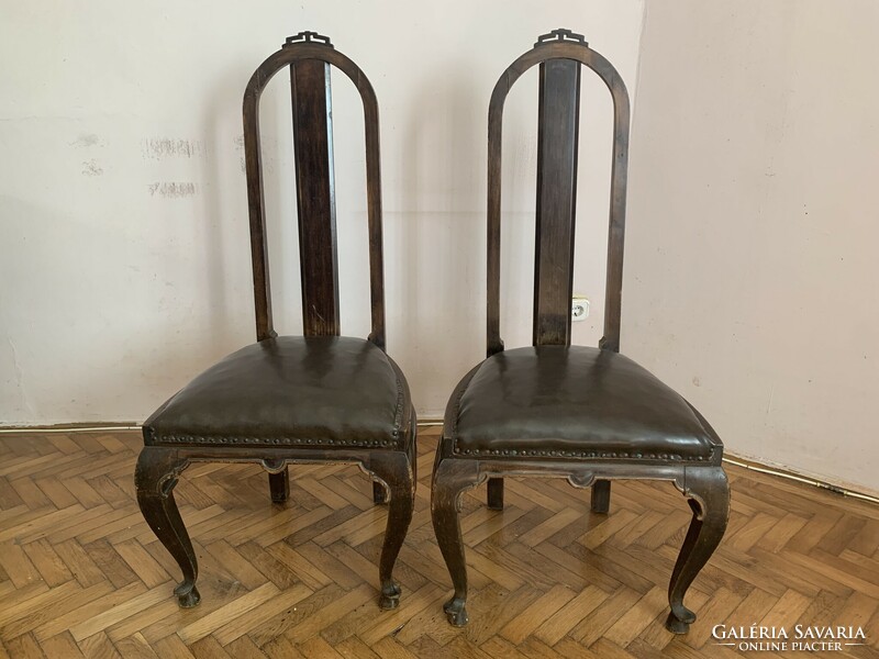 2 db bőrborítású szék az 1930-as évekből