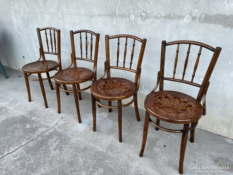 Beautiful renovated thonet chairs 4 pcs.