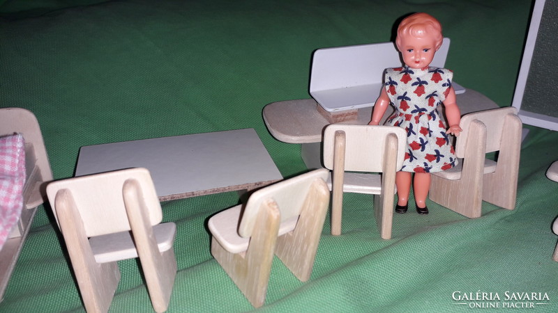 Régi játék fa babaszoba bútor kb. 9 -12 cm -es babákhoz CSAK egyben a képek szerint