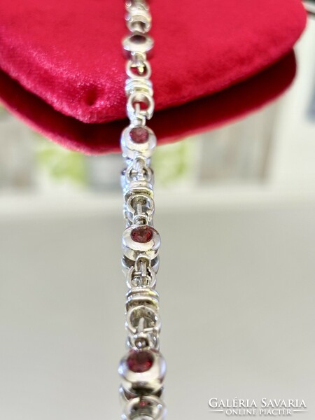 Fabulous silver bracelet with pyrope garnet stones