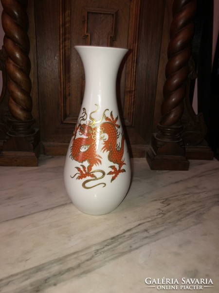 Porcelain vase with a dragon pattern