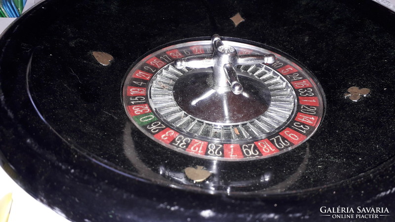 Old nsk plastic roulette game with box as shown in the pictures