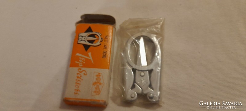 Collapsible folding scissors keychain retro