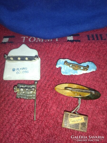 4 pieces of old brooch pin jewelry