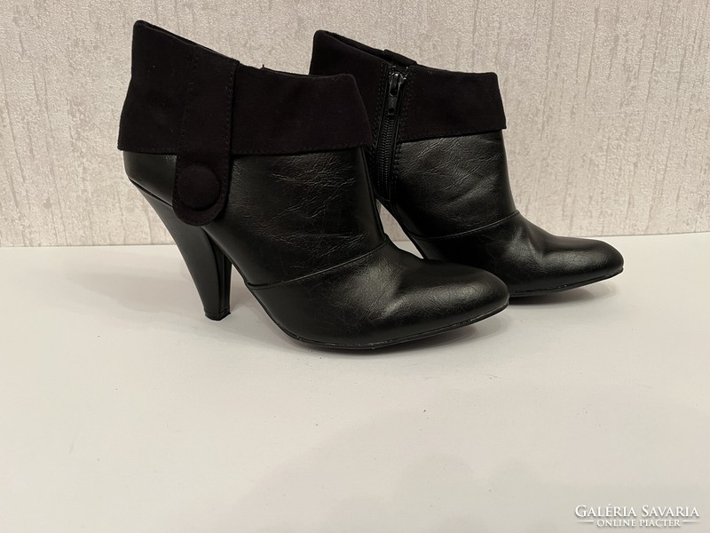 Elegant black ankle boots