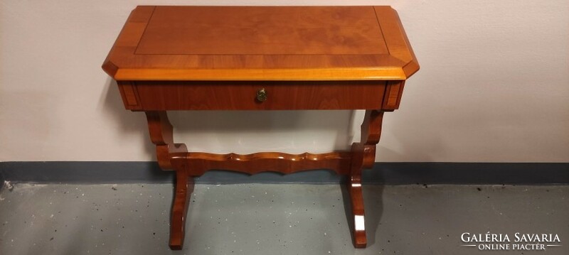 Biedermeier console table / side table in perfect condition