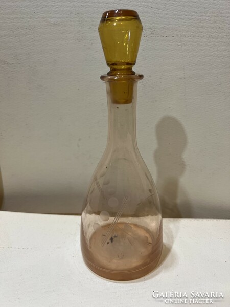 Dekanter, kiöntő üvegből, régi, vastagfalú, 22 x 13 cm-es. 4534