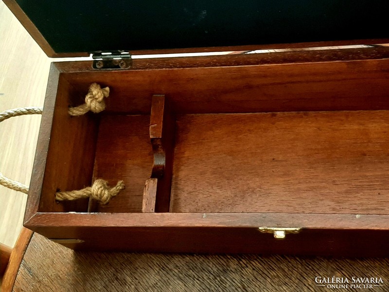 Drink holder in a wooden box decorated with sailor's knots, with copper straps, wine holder