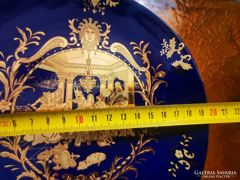 Gilded decorative bowl with a Chinese scene