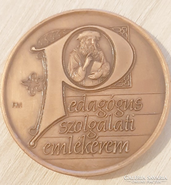 Fritz Mihály (1947-) "Pedagógus Szolgálati Emlékérem" egyoldalas bronz emlékérem (42,5mm)  Dobozában