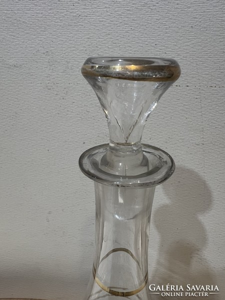 Dekanter, kiöntő üvegből, régi, vastagfalú, 22 x 13 cm-es. 4535