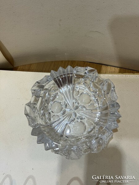 Lead crystal ashtray, size 15.5 cm. 4560