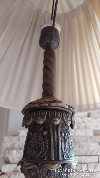 Antik asztali ernyős lámpa karmokkal