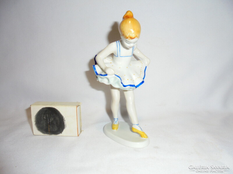 Hollóházi porcelán balerina figura, nipp