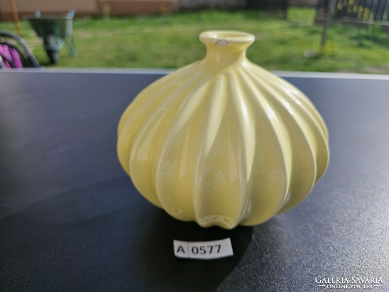 A0577 Kerámia gömb váza 11 cm