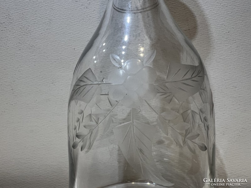 Dekanter, kiöntő üvegből, régi, vastagfalú, 33 x 11 cm-es. 4539