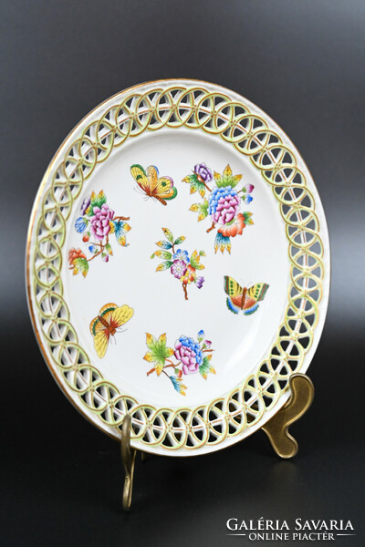 Herend porcelain openwork plate with Victoria pattern