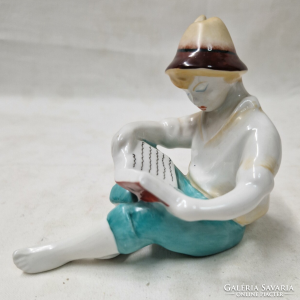 Hollóházi Olvasó fiú porcelán figura hibátlan állapotban 9 cm.