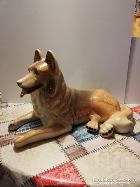Huge porcelain puppy (43 x 26 cm)