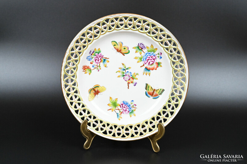 Herend porcelain openwork plate with Victoria pattern