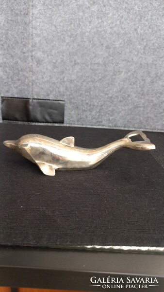 Vintage fém delfin alakú sörnyitó hasában csavaros kupak nyitó króm bevonattal, 17 cm.